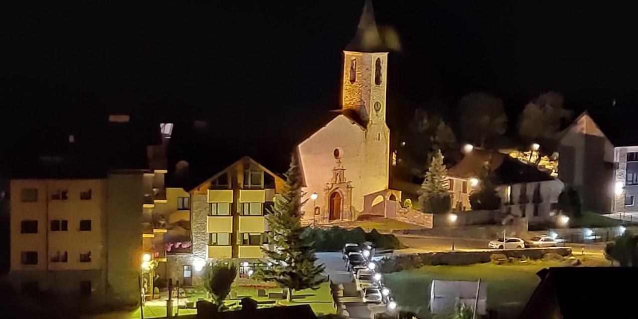 Hotel Roca Blanca Espot Esterno foto