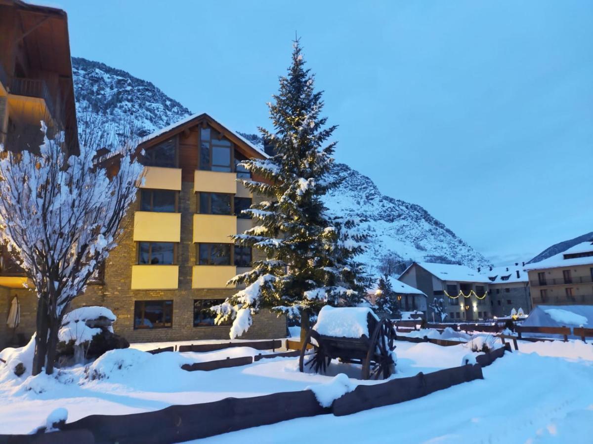 Hotel Roca Blanca Espot Esterno foto