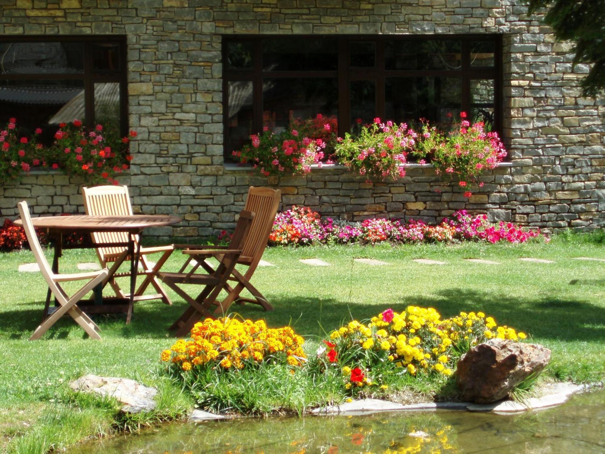 Hotel Roca Blanca Espot Esterno foto
